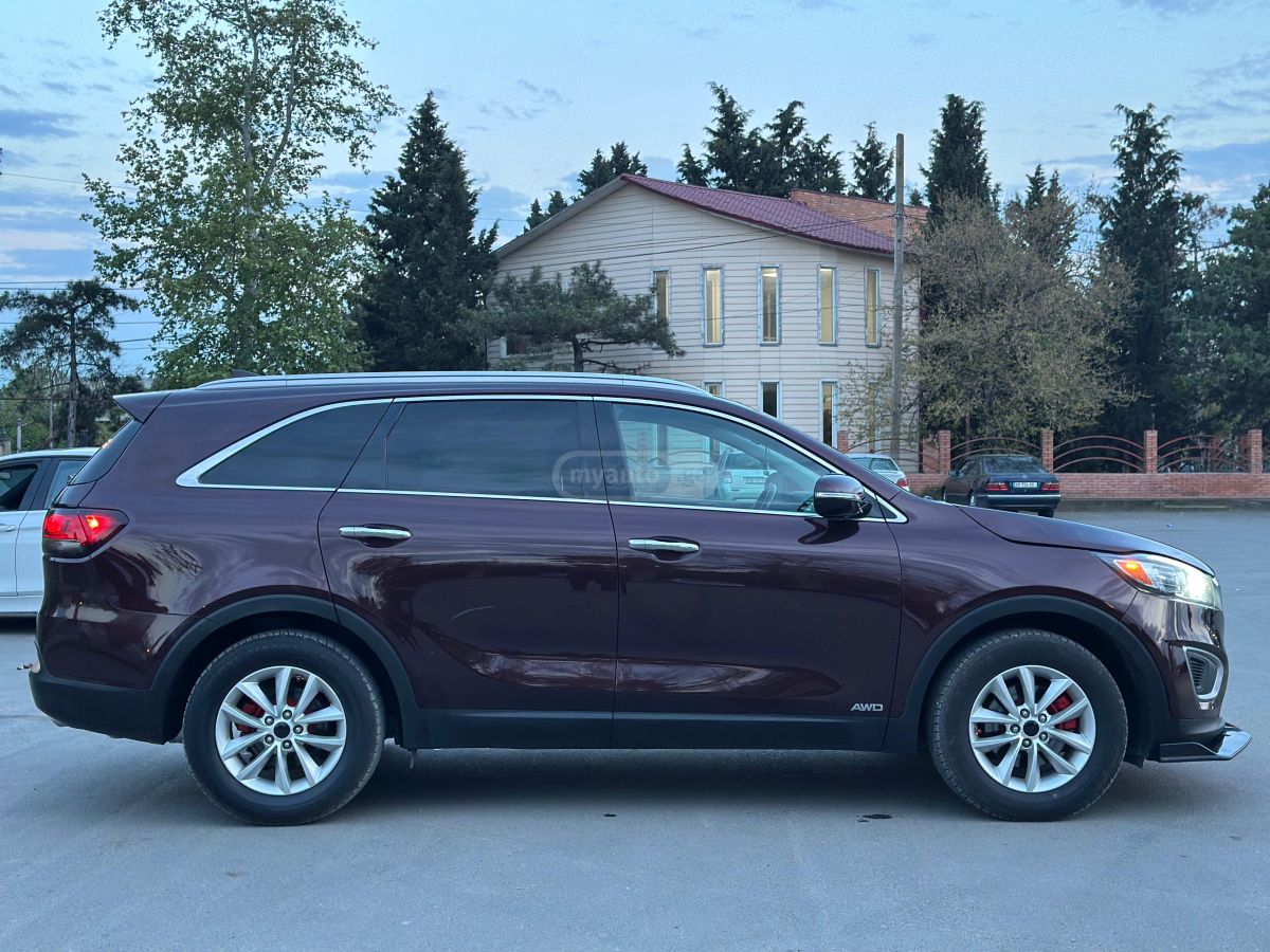 Kia Sorento - фото 3