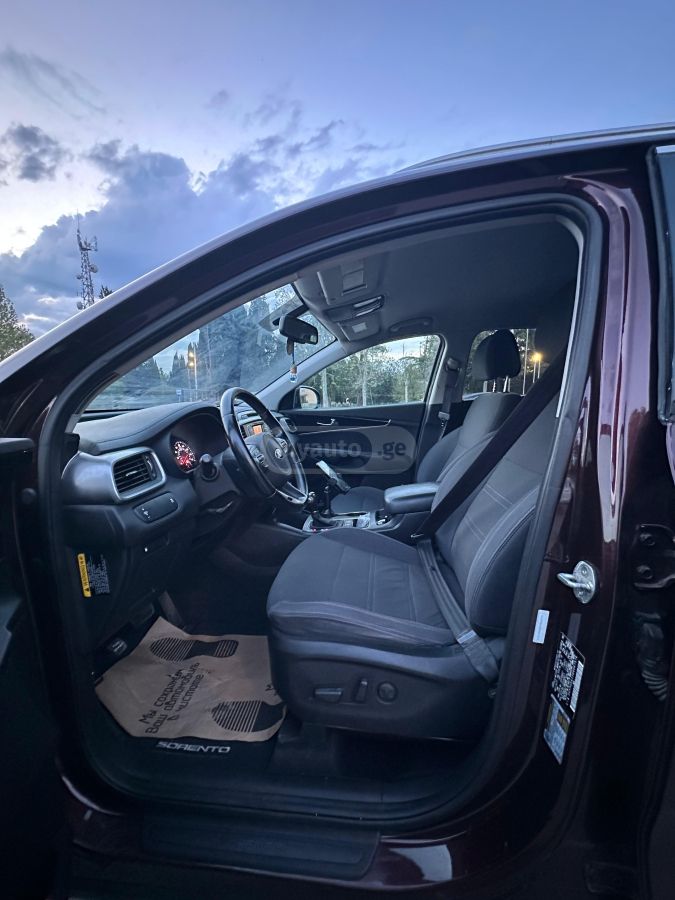 Kia Sorento - фото 9