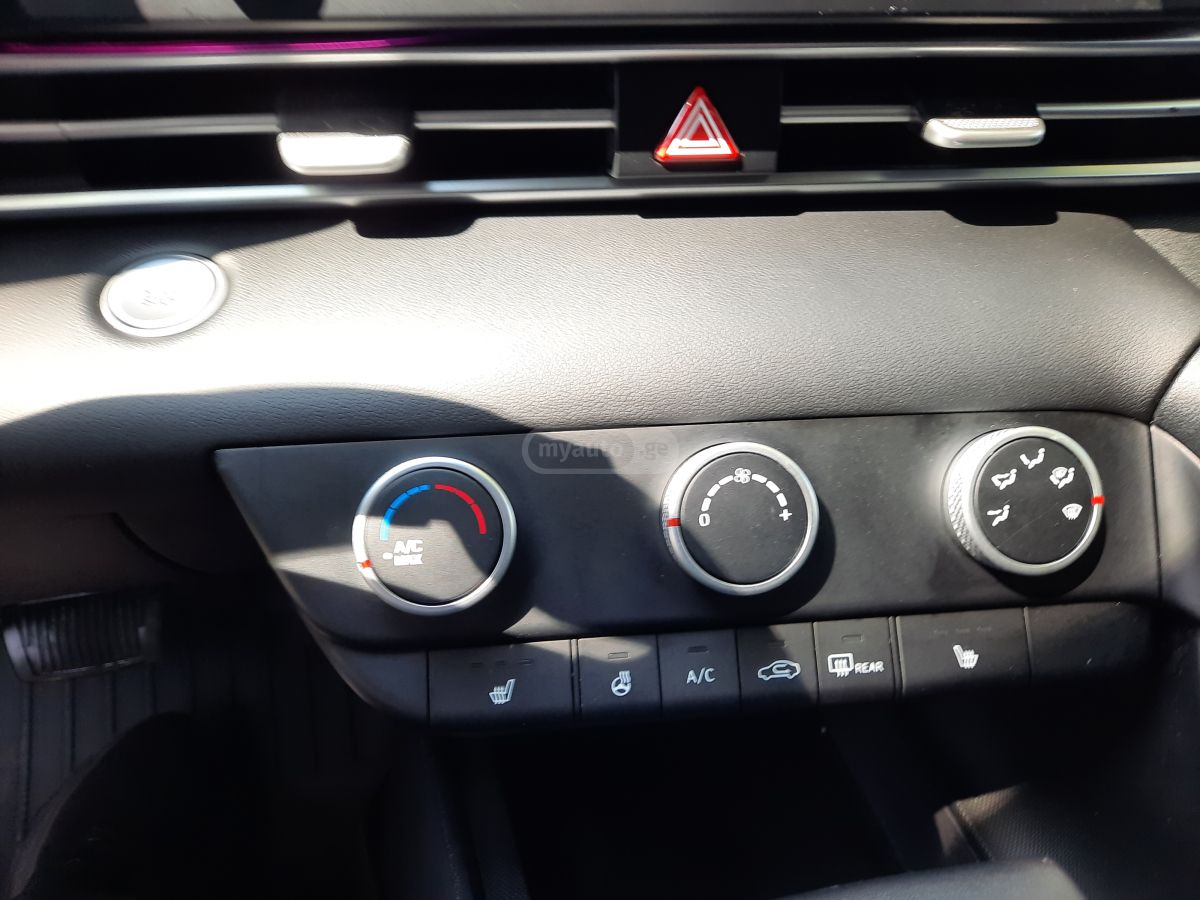 Hyundai Elantra - фото 12