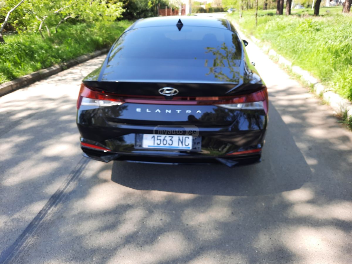 Hyundai Elantra - фото 14