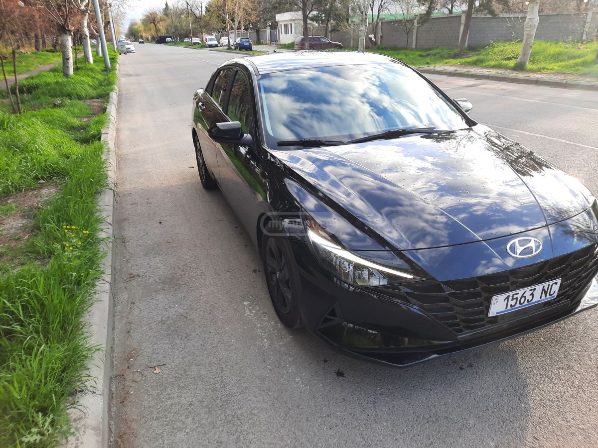 Hyundai Elantra - фото 3