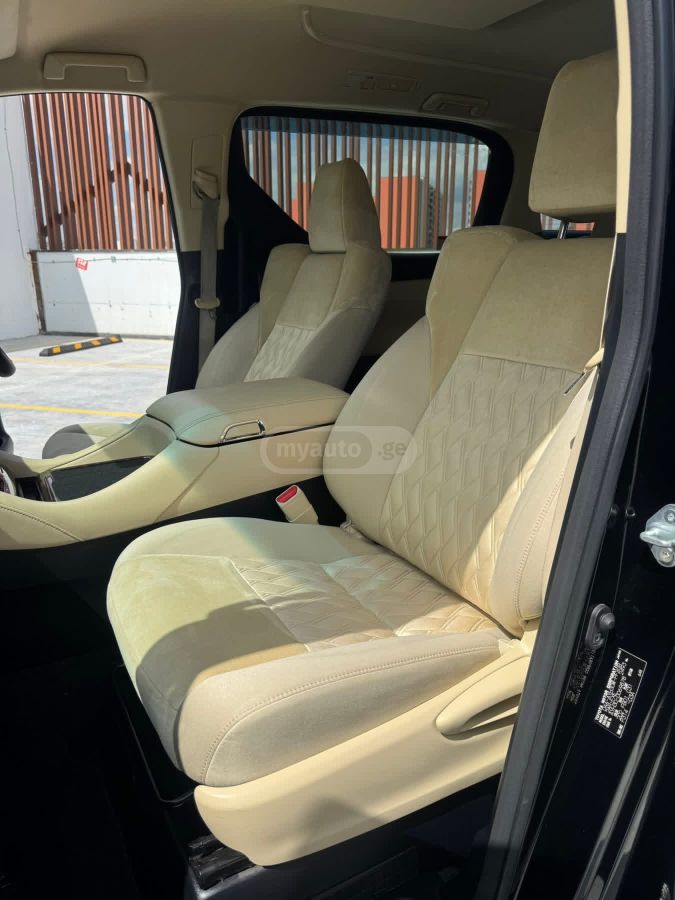 Toyota Alphard - фото 14