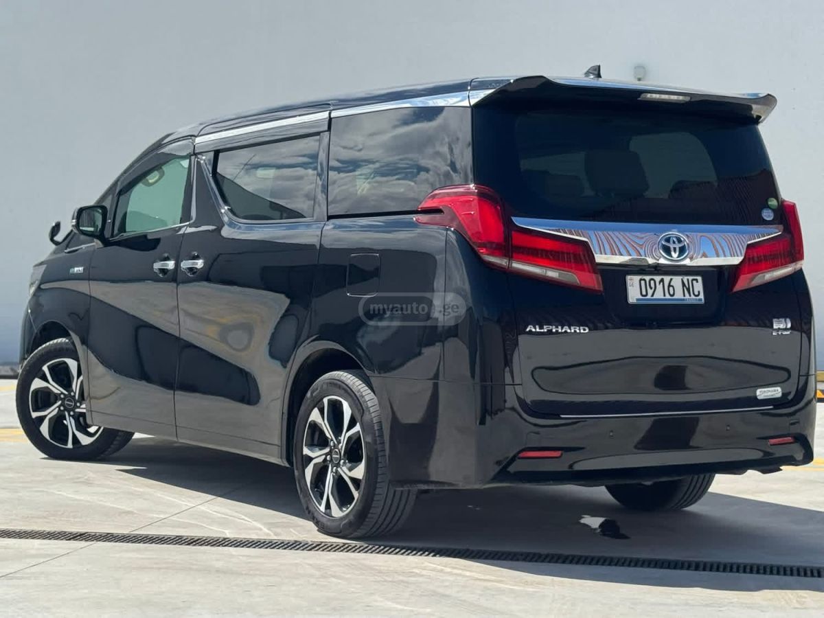 Toyota Alphard - фото 4