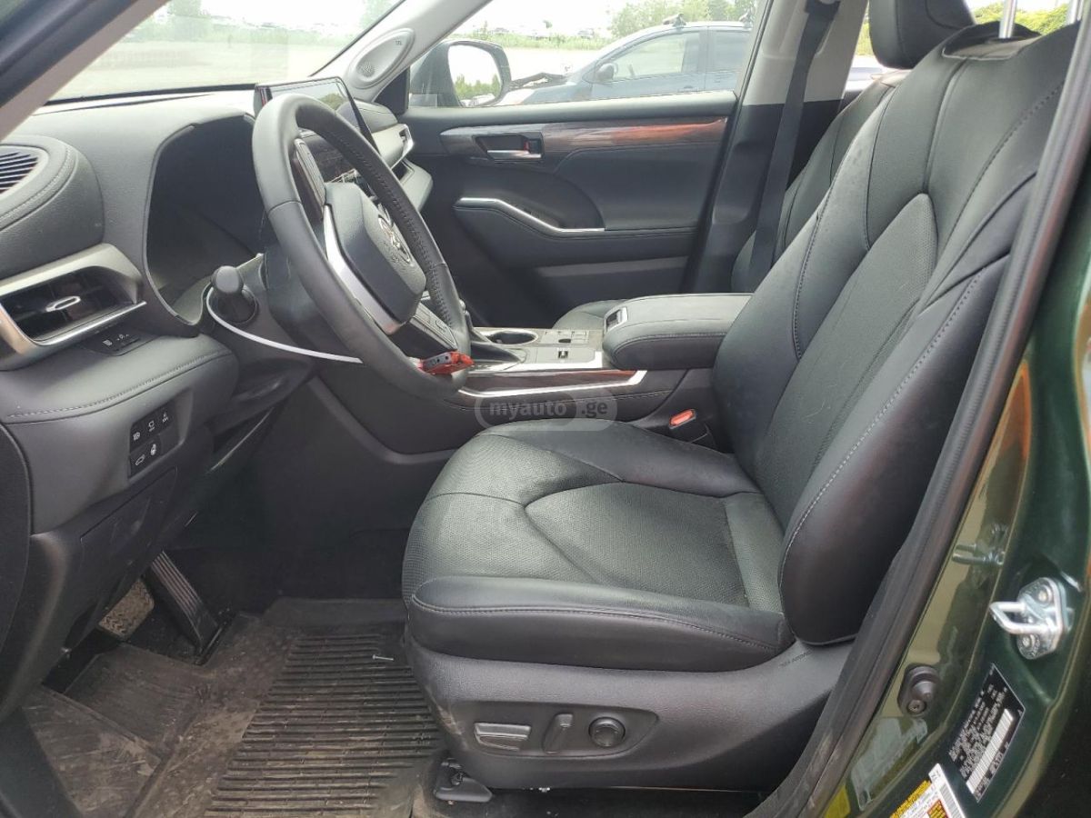 Toyota Highlander LE 4dr All-Wheel Drive Automat 2023 — миниатюра 7