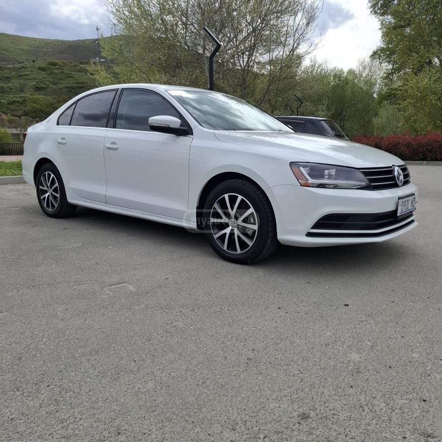 Volkswagen Jetta - фото 1