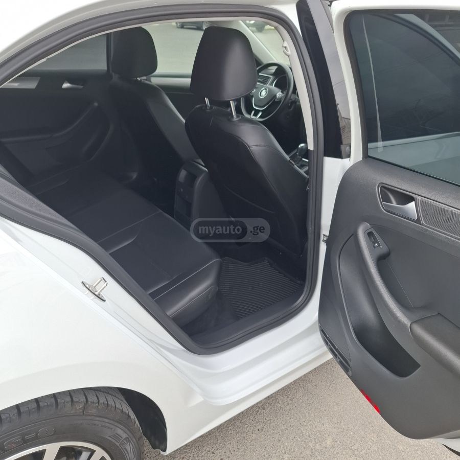 Volkswagen Jetta - фото 10