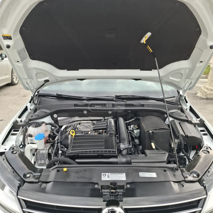 Volkswagen Jetta - фото 12