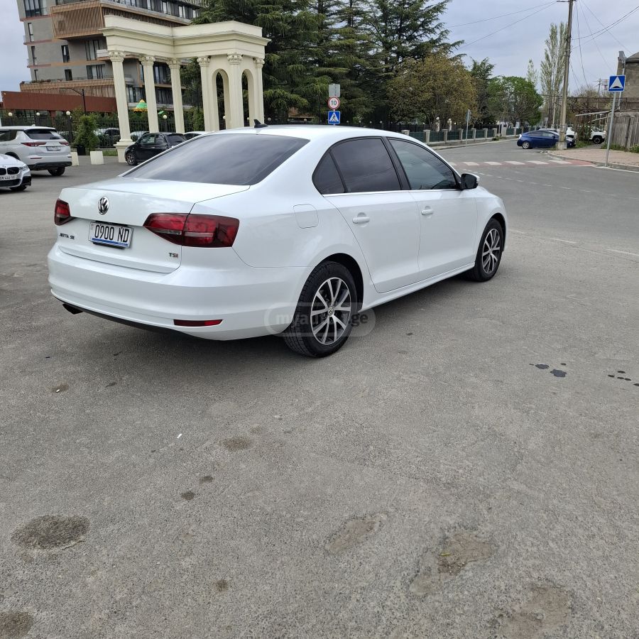 Volkswagen Jetta - фото 2