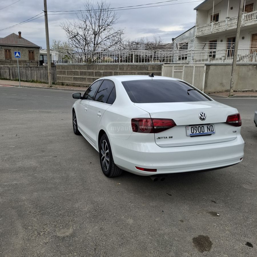 Volkswagen Jetta - фото 4