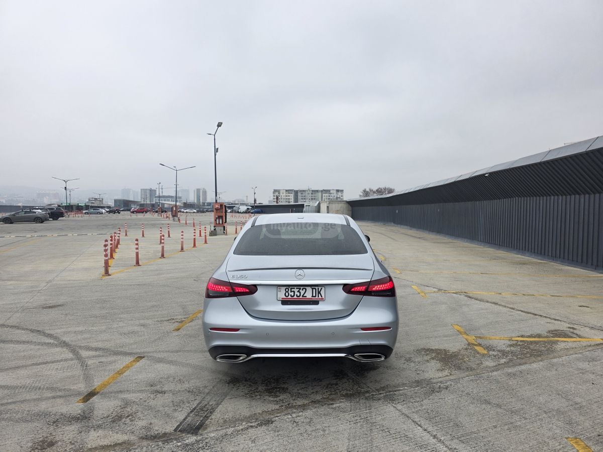 Mercedes-Benz E 350 2023 — миниатюра 6
