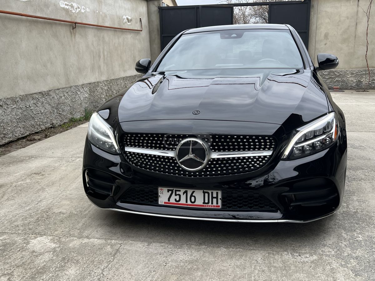 Mercedes-Benz C 300 - фото 1