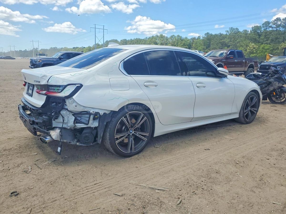 BMW 330 - фото 3