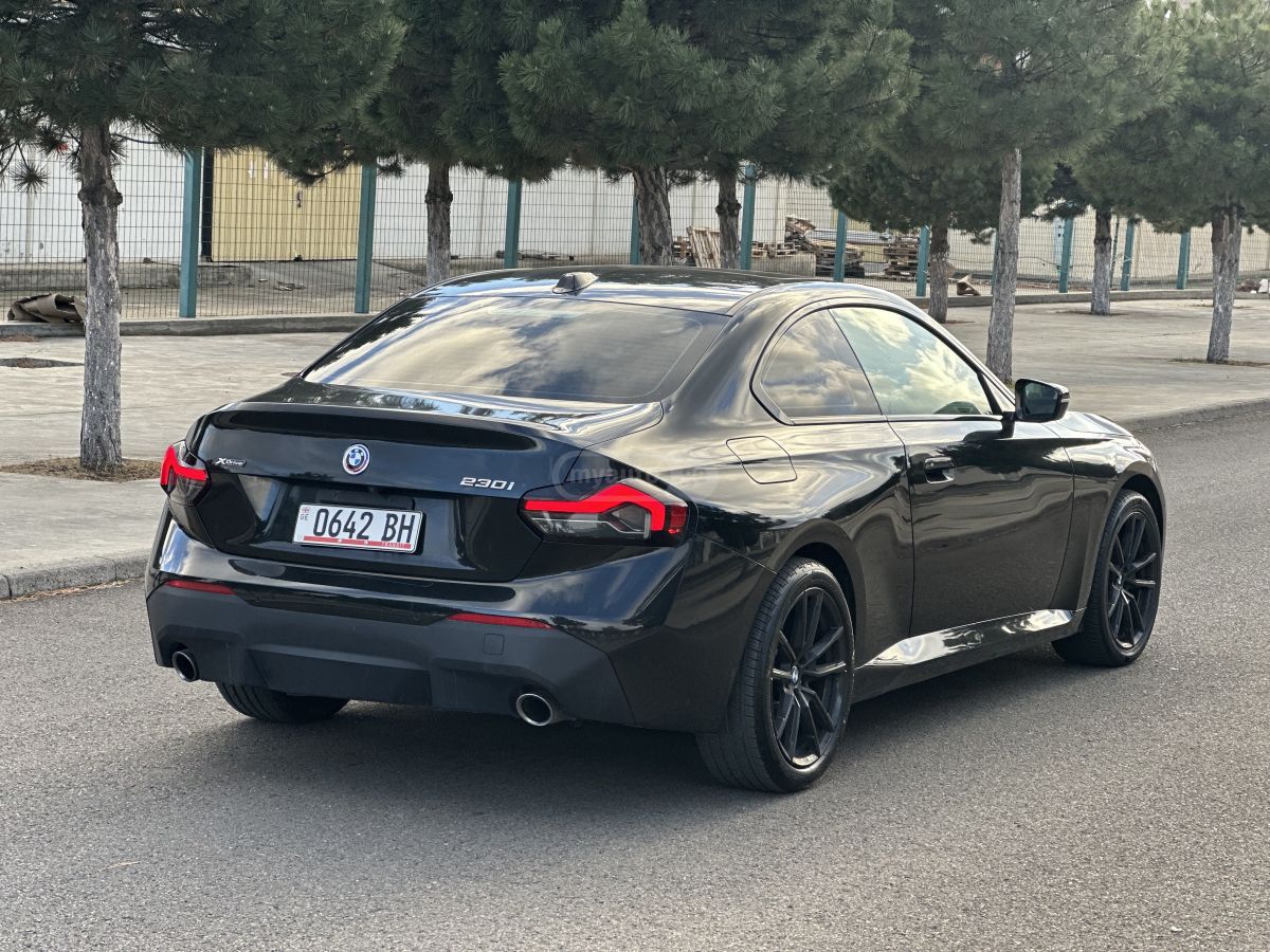 BMW 230i 2023 — миниатюра 5