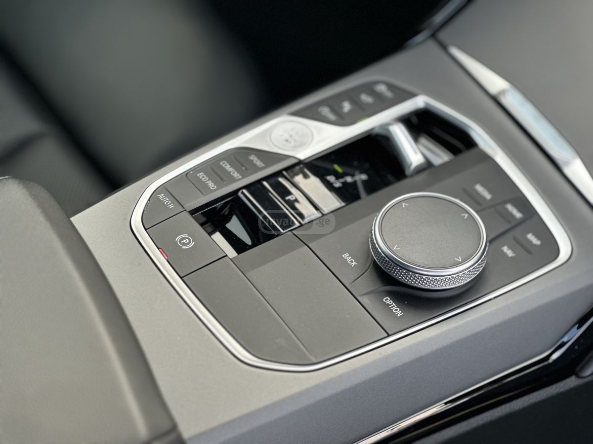 BMW 230i 2023 — миниатюра 9