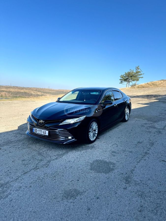Toyota Camry - фото 2