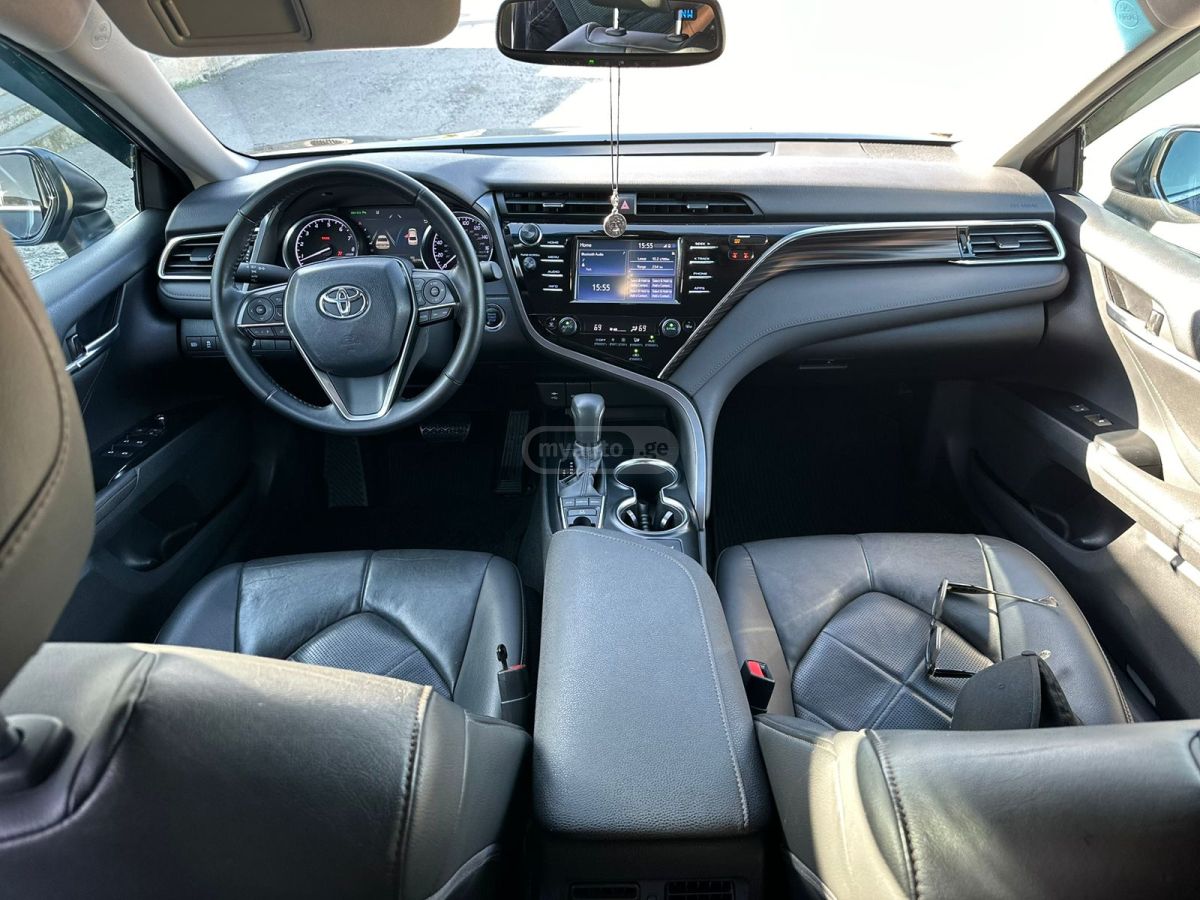 Toyota Camry - фото 5