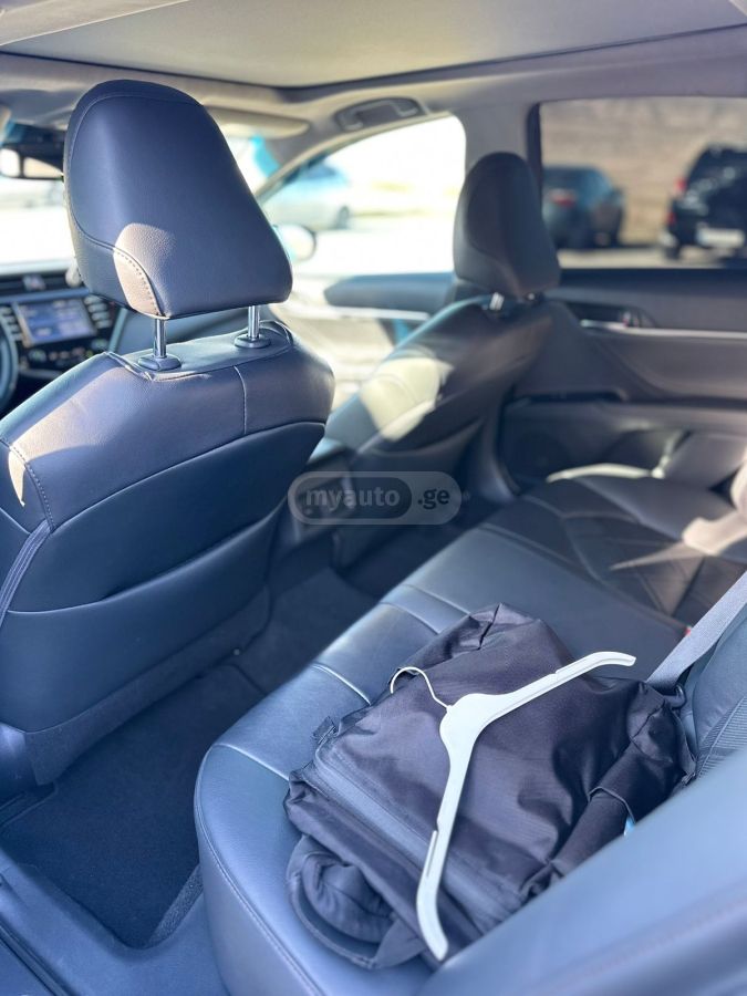 Toyota Camry - фото 6