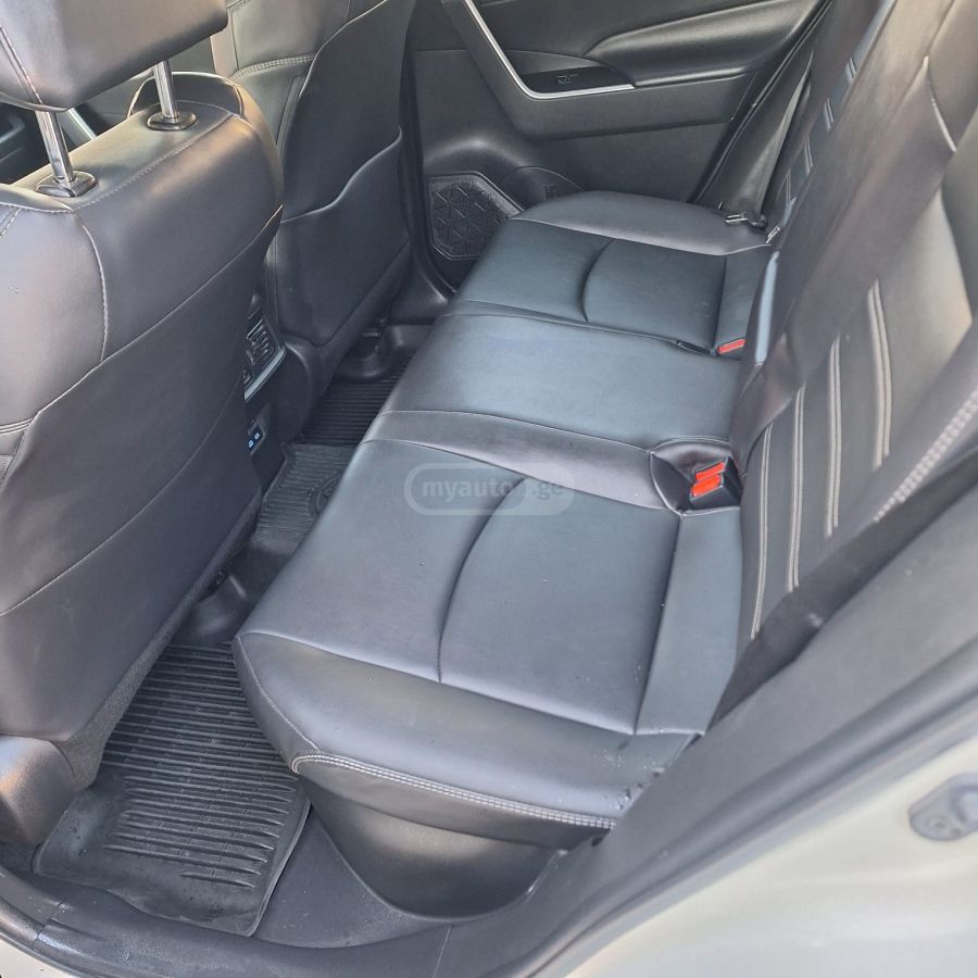 Toyota RAV 4 - фото 10