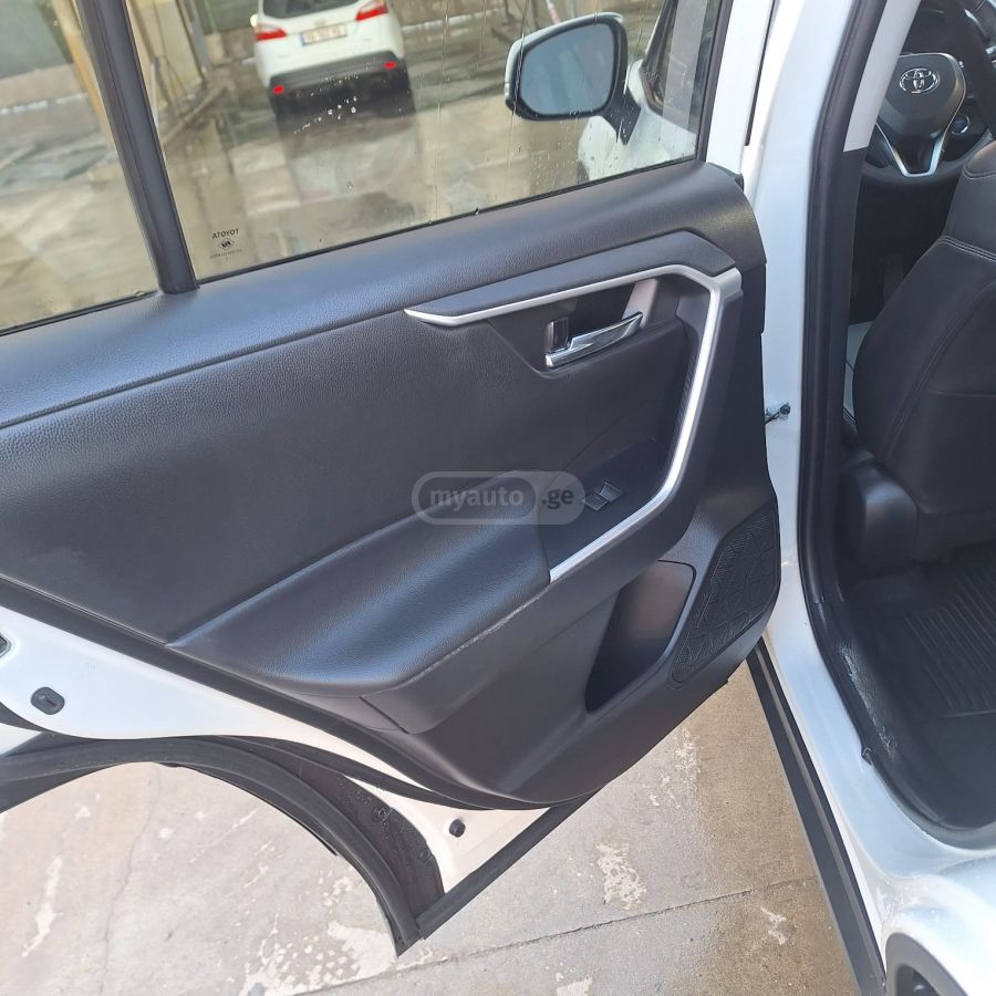 Toyota RAV 4 - фото 11