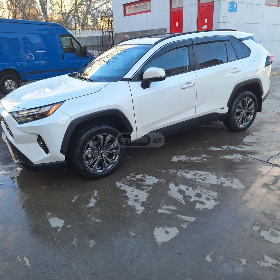 Toyota RAV 4 - фото 4