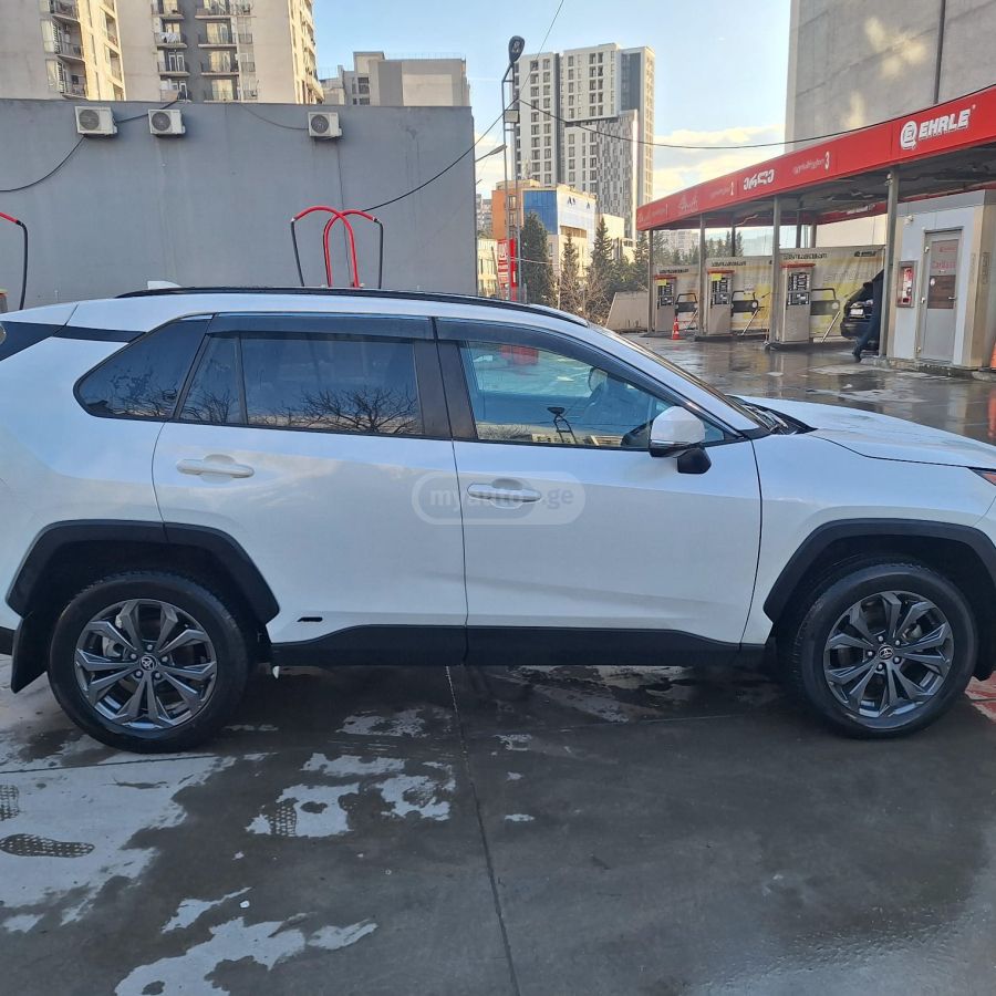 Toyota RAV 4 - фото 5