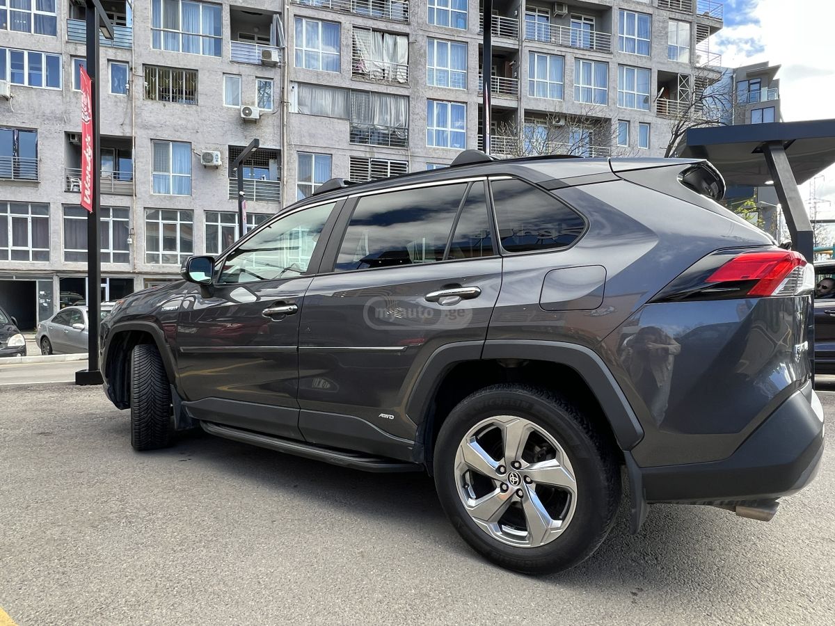 Toyota RAV 4 - фото 4