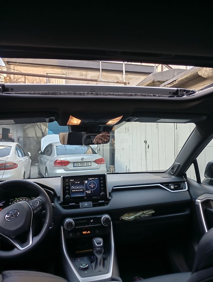 Toyota XSE 4dr All-Wheel Drive CVT — миниатюра 11