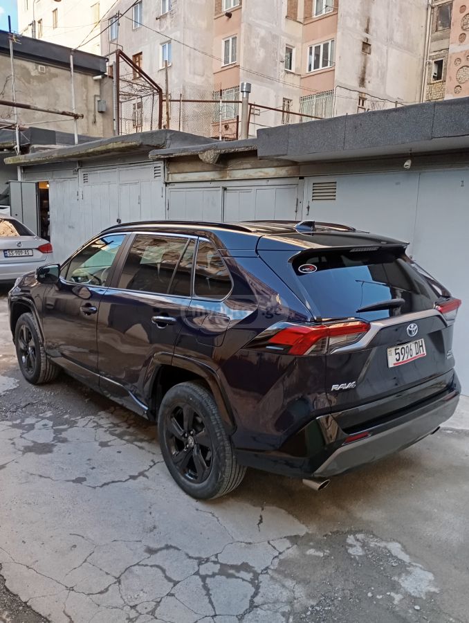 Toyota XSE 4dr All-Wheel Drive CVT — миниатюра 6