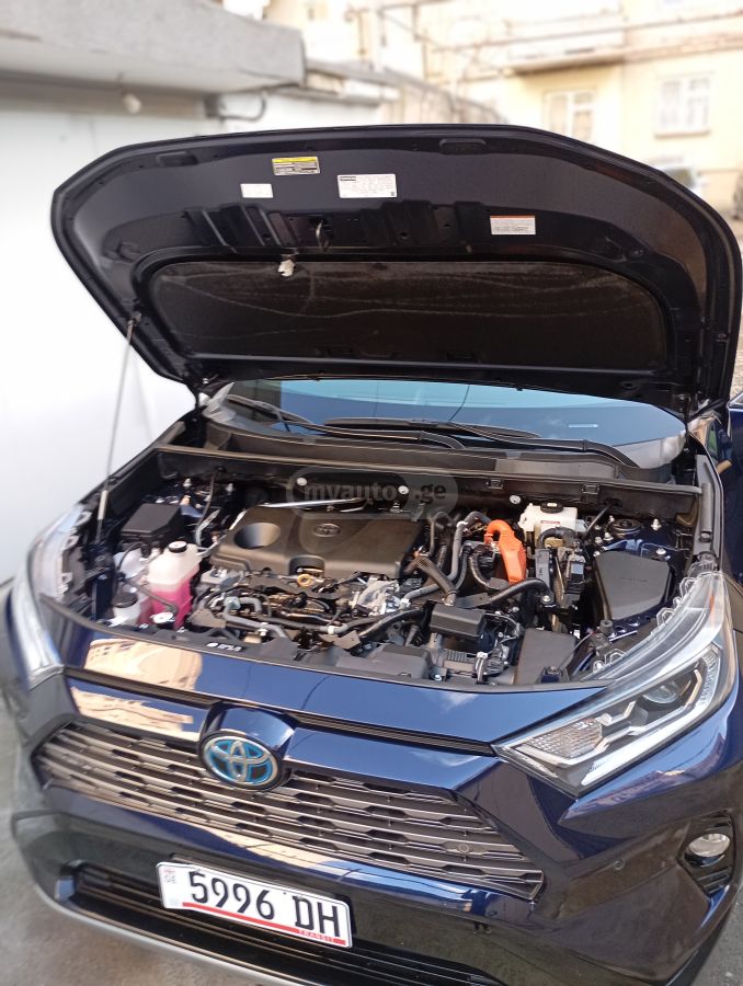 Toyota XSE 4dr All-Wheel Drive CVT — миниатюра 8