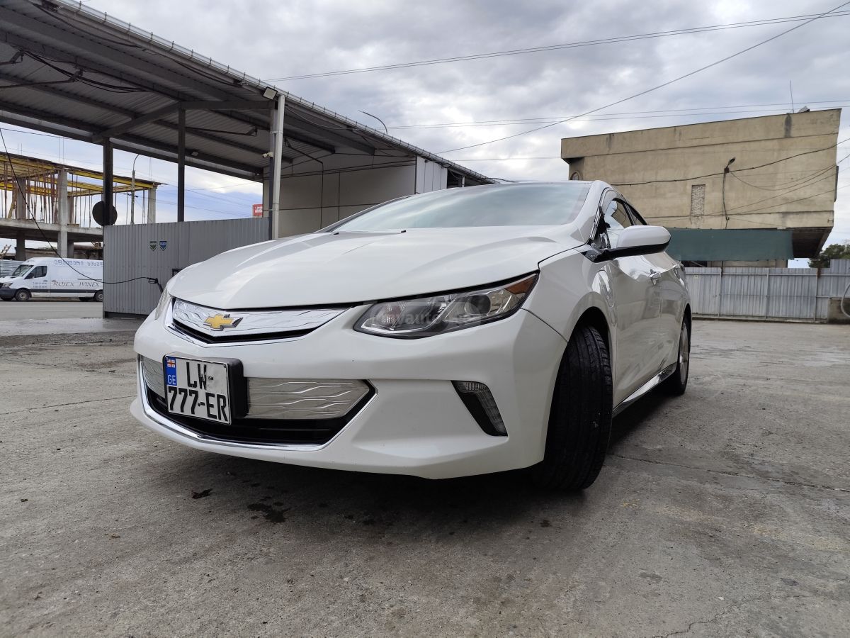 Chevrolet Volt - фото 1