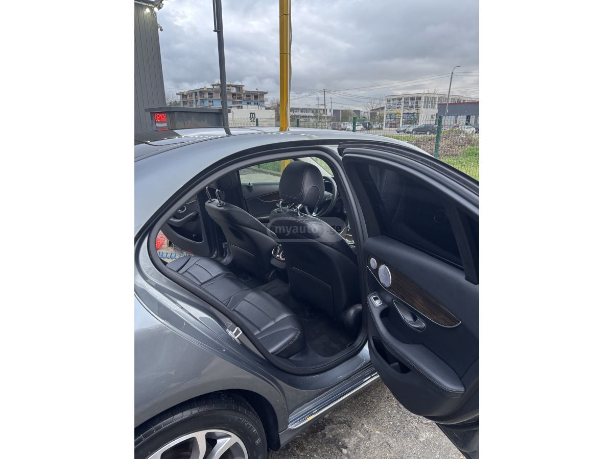 Mercedes-Benz C 300 - фото 11