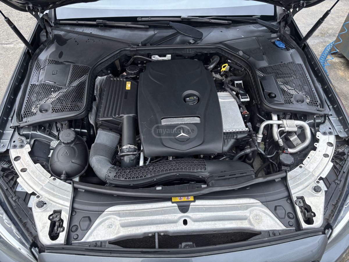 Mercedes-Benz C 300 - фото 13