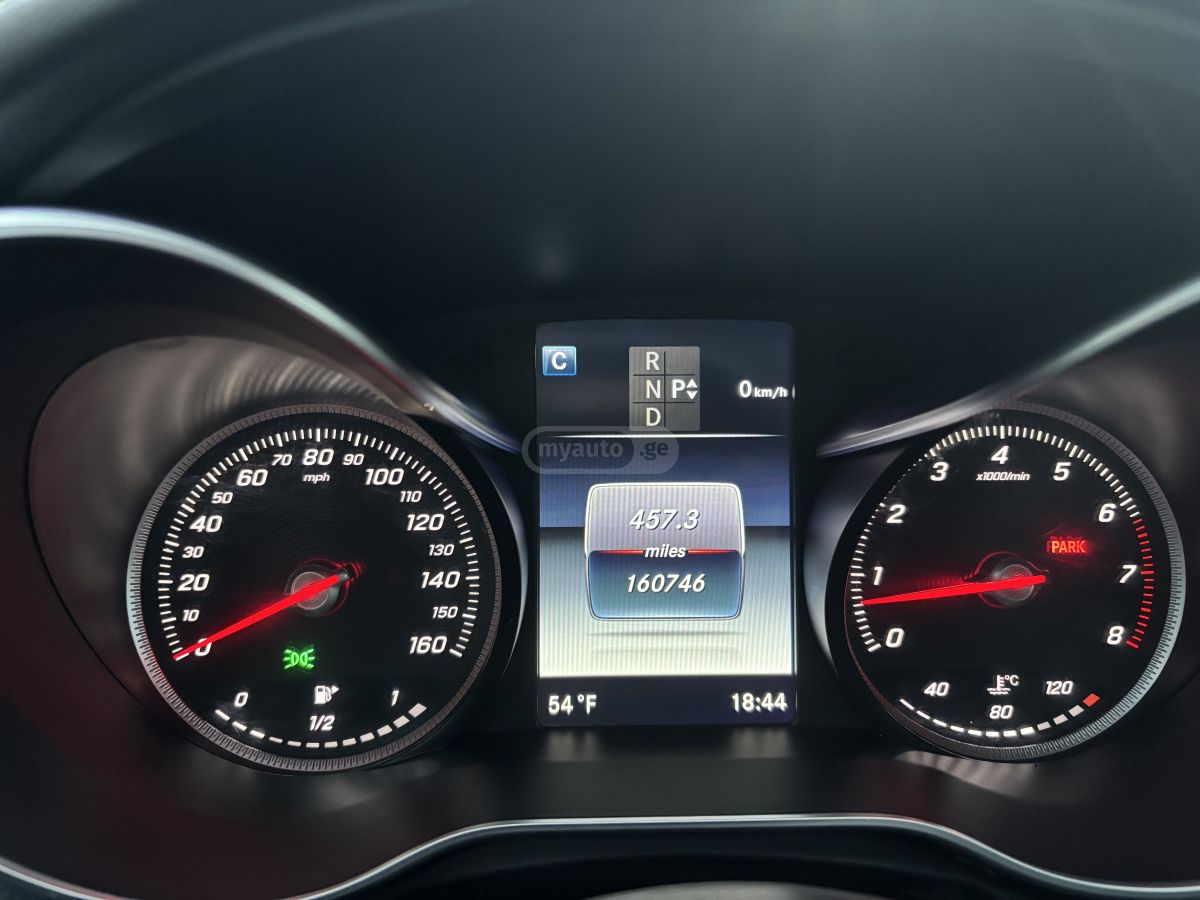 Mercedes-Benz C 300 - фото 14