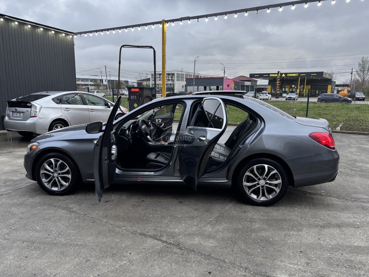 Mercedes-Benz C 300 - фото 7