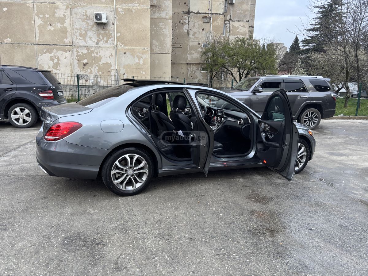 Mercedes-Benz C 300 - фото 8