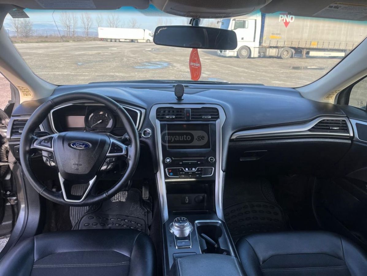 Ford Focus - фото 5