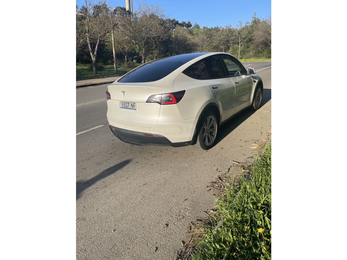 Tesla Model Y - фото 2