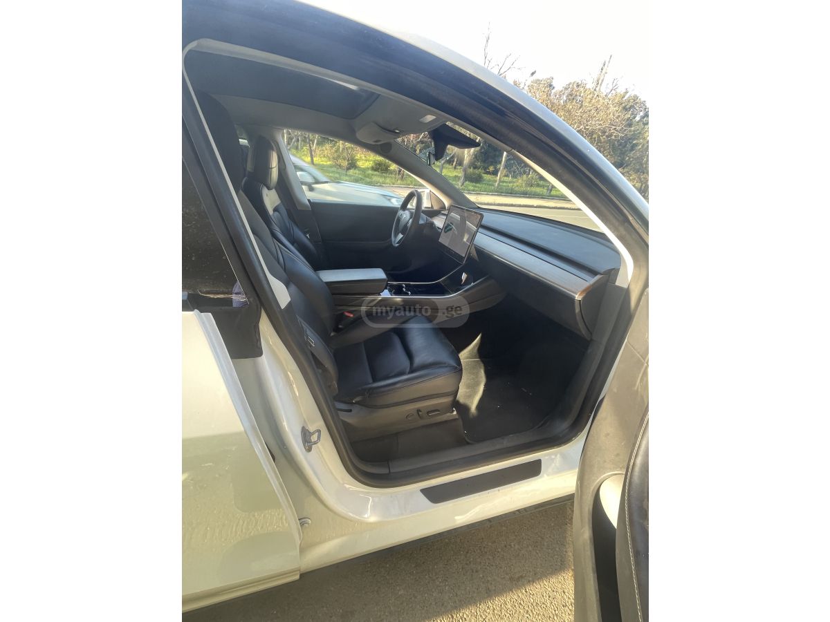 Tesla Model Y - фото 4