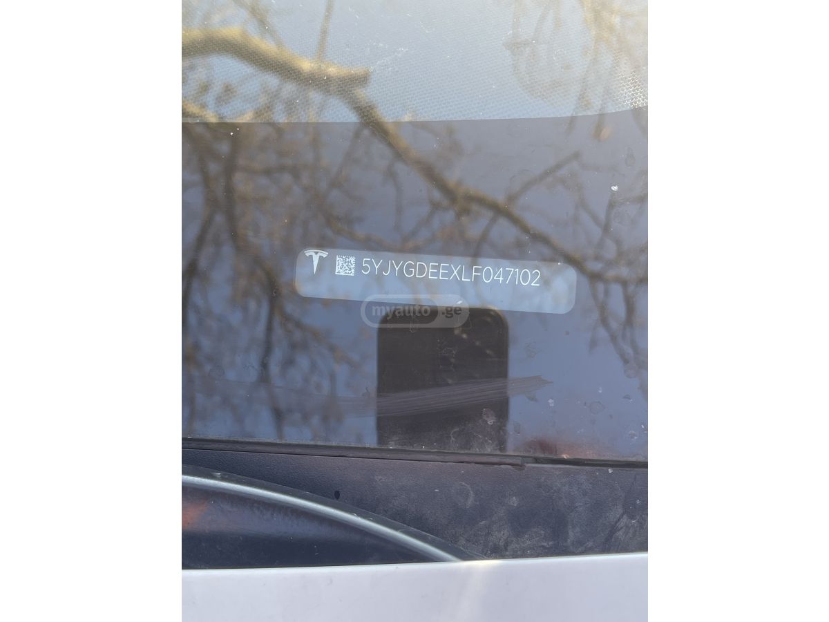 Tesla Model Y - фото 6