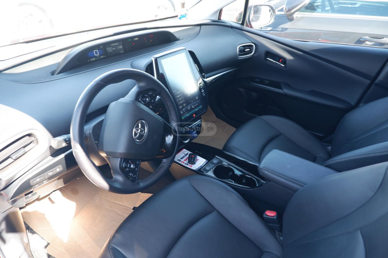 Toyota Prius Prime Limited 5dr Hatchback CVT 2022 — миниатюра 6