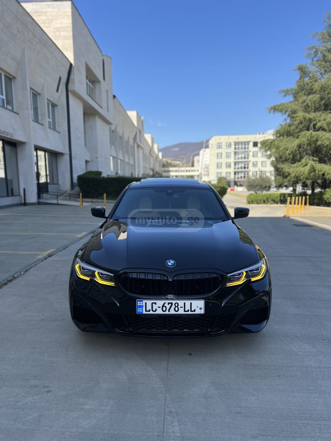 BMW 330 - фото 1