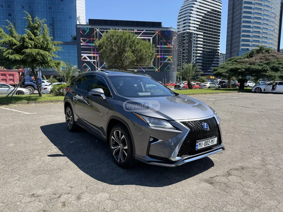 نمای دیگر Lexus Base 4dr All-wheel Drive CVT 2016