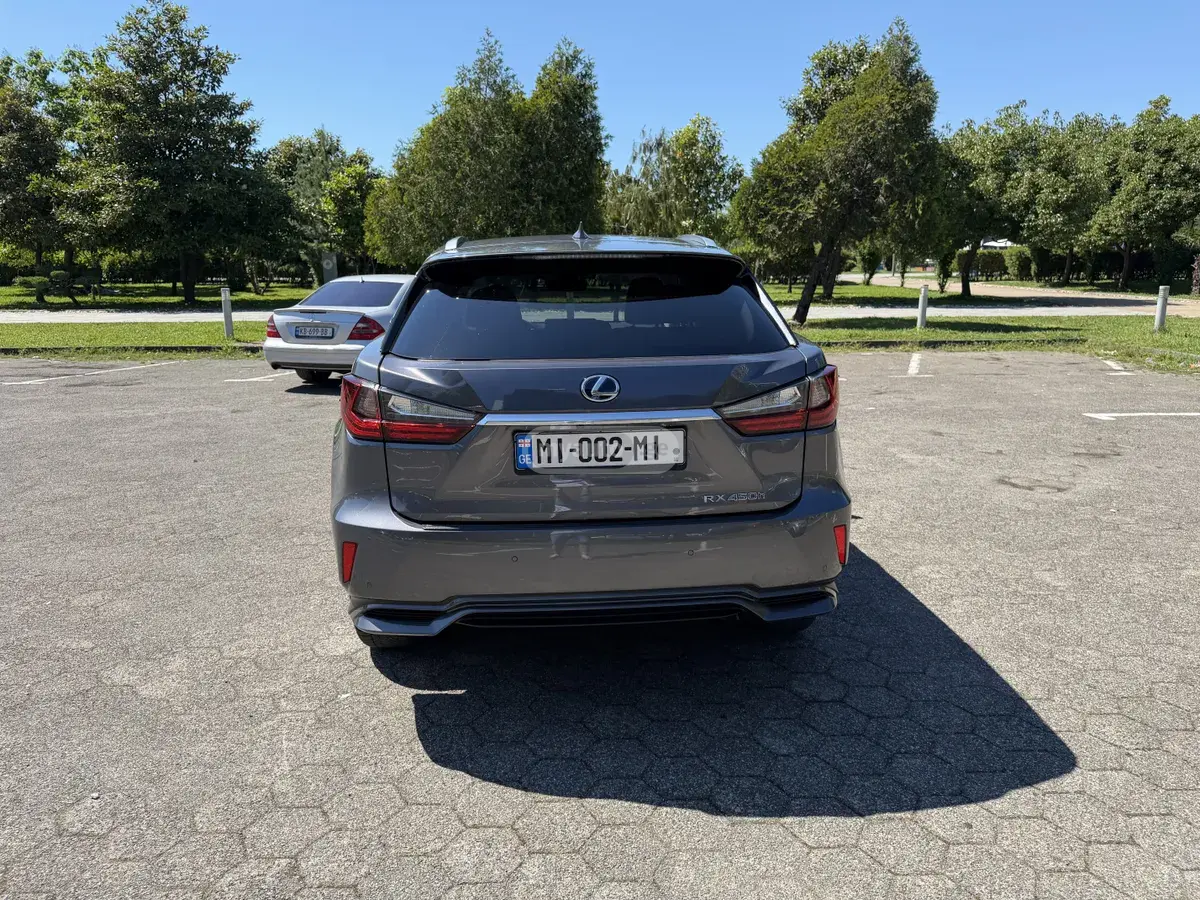 نمای دیگر Lexus Base 4dr All-wheel Drive CVT 2016