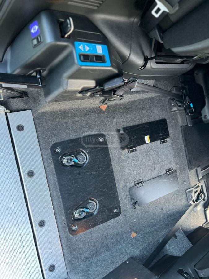 Nissan Serena - фото 11