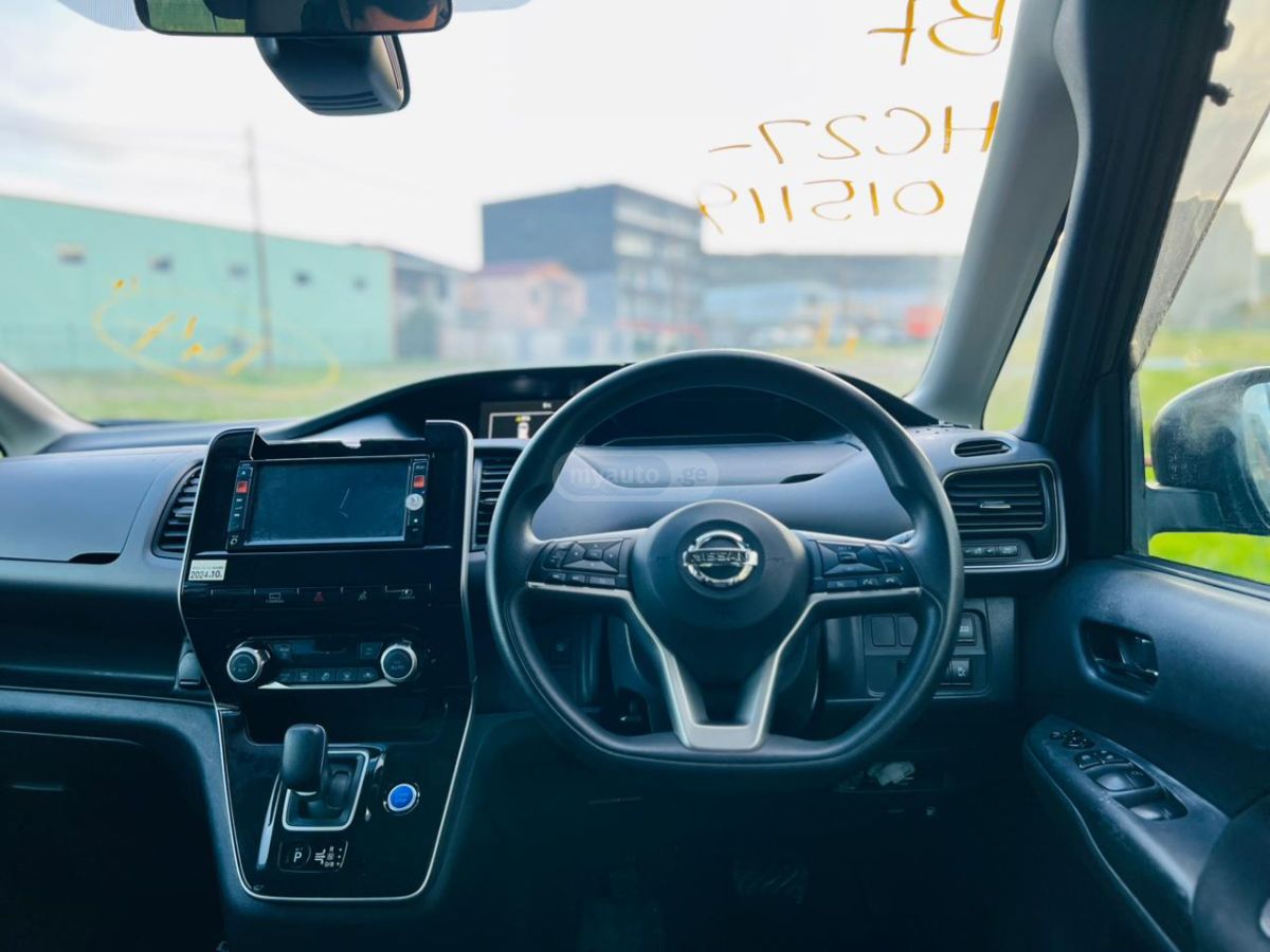 Nissan Serena - фото 12