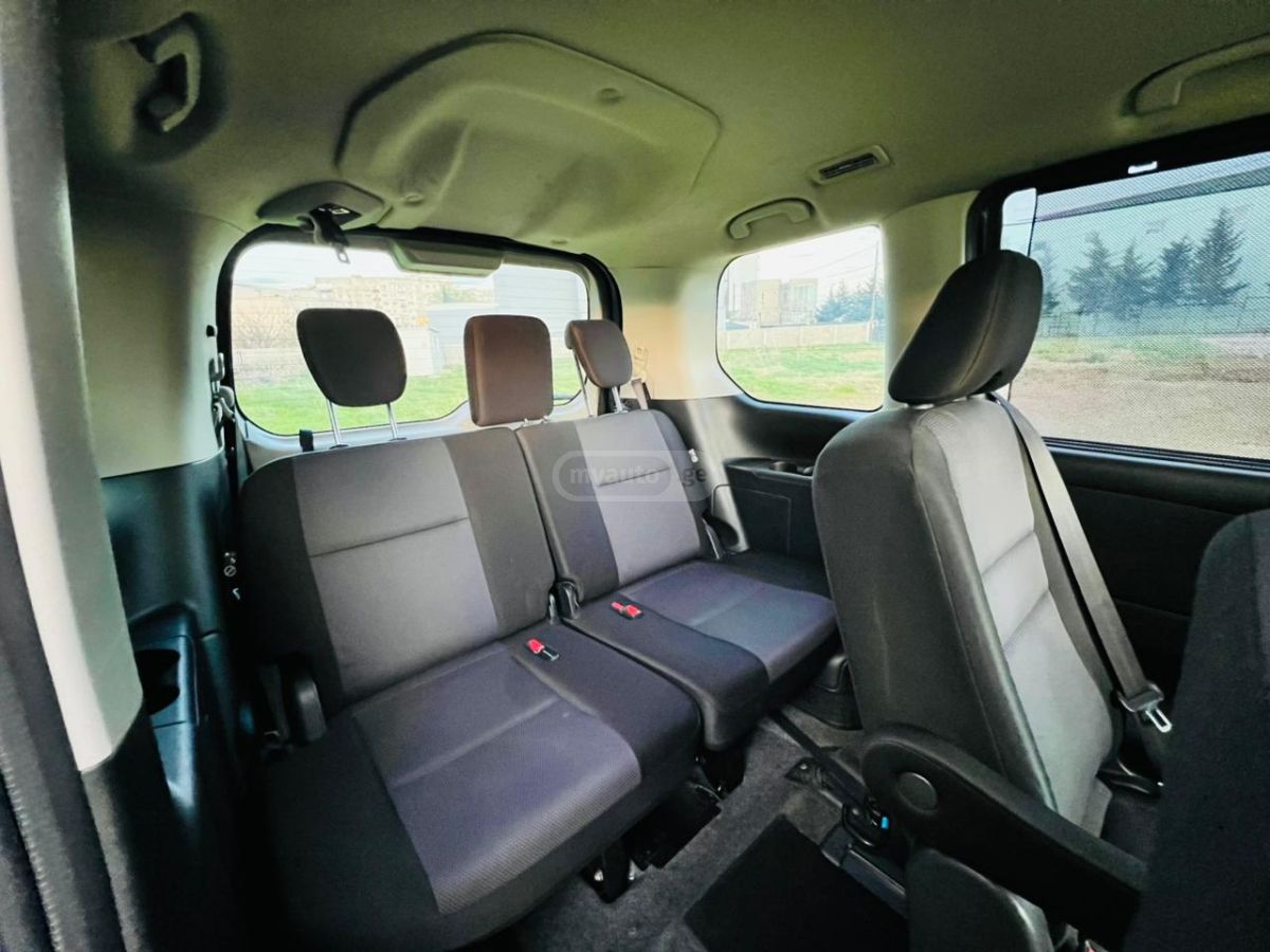 Nissan Serena - фото 5