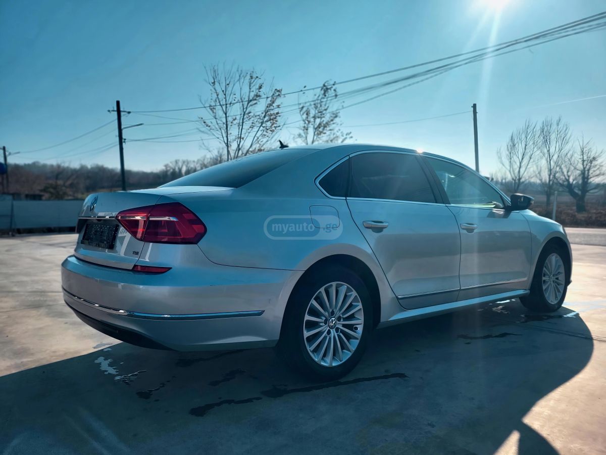 Volkswagen Passat - фото 2