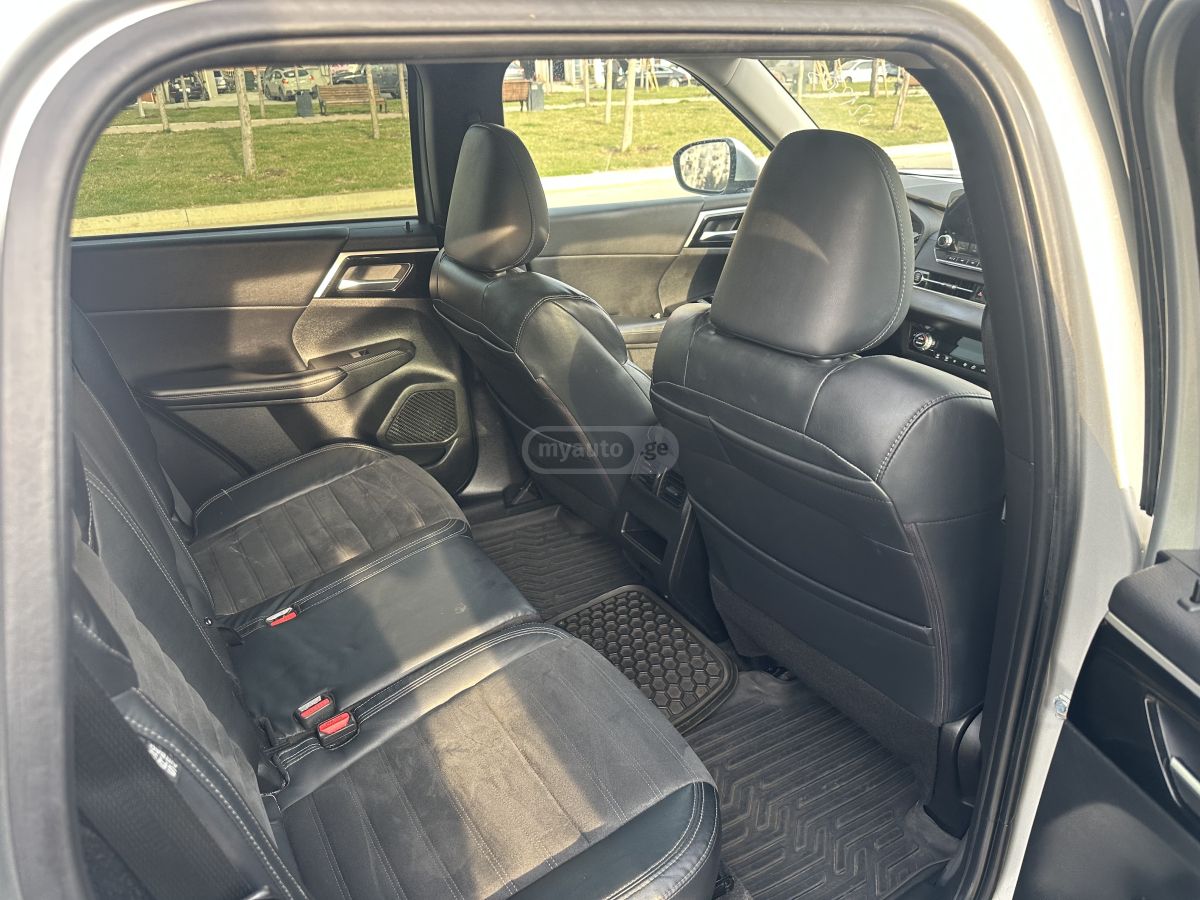 Mitsubishi Outlander - фото 10