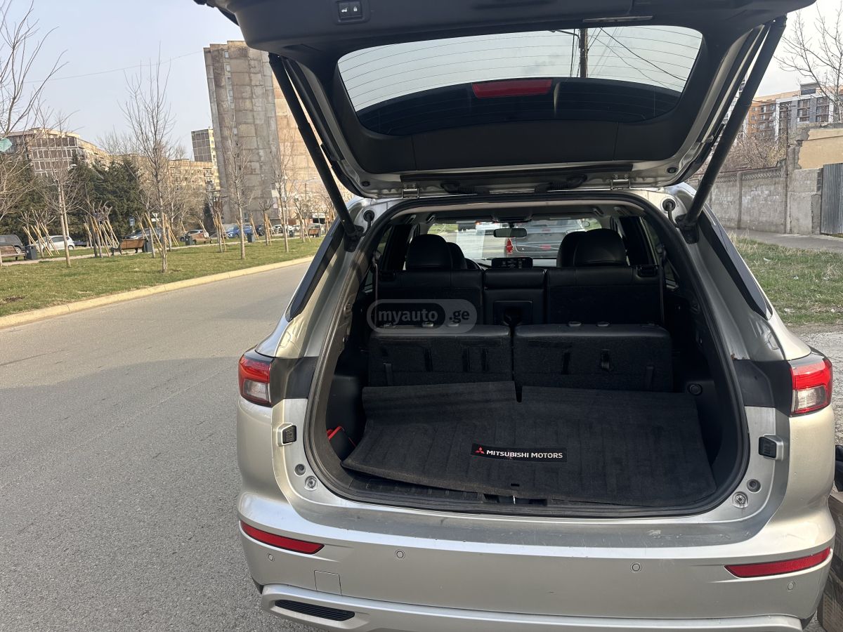 Mitsubishi Outlander - фото 13