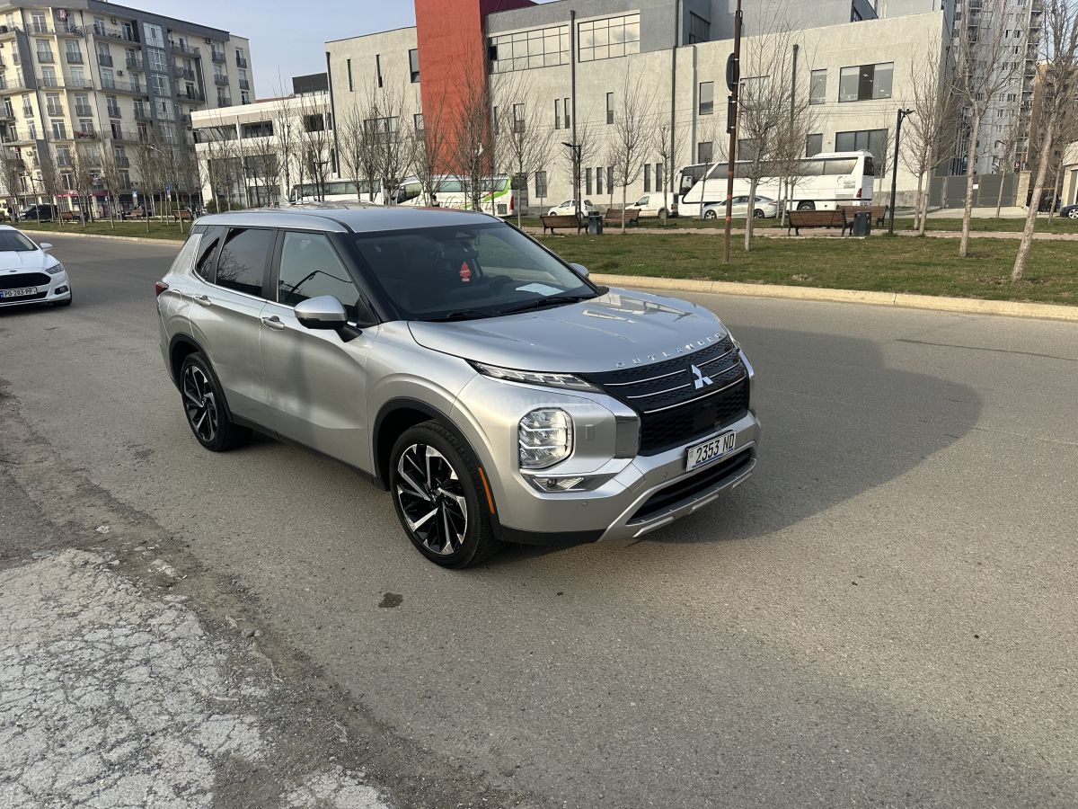 Mitsubishi Outlander - фото 2